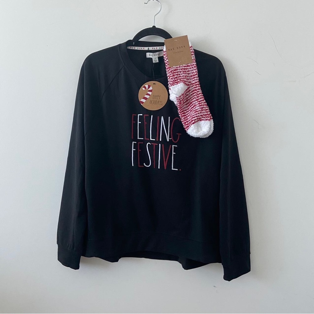 Rae Dunn Women’s Feeling Festive Sweatshirt w/ Socks Size Large